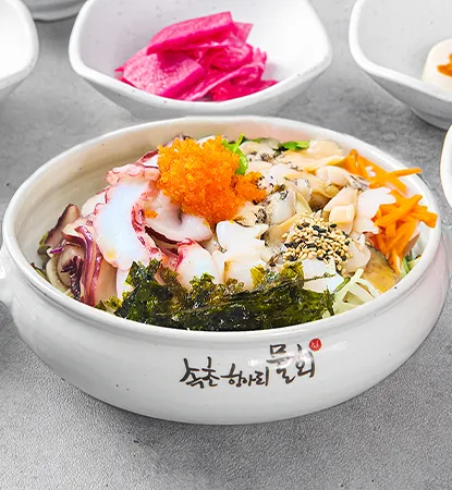 鲍鱼章鱼拌饭 — Sokcho Hangari Mulhoe, Sokcho, Korea