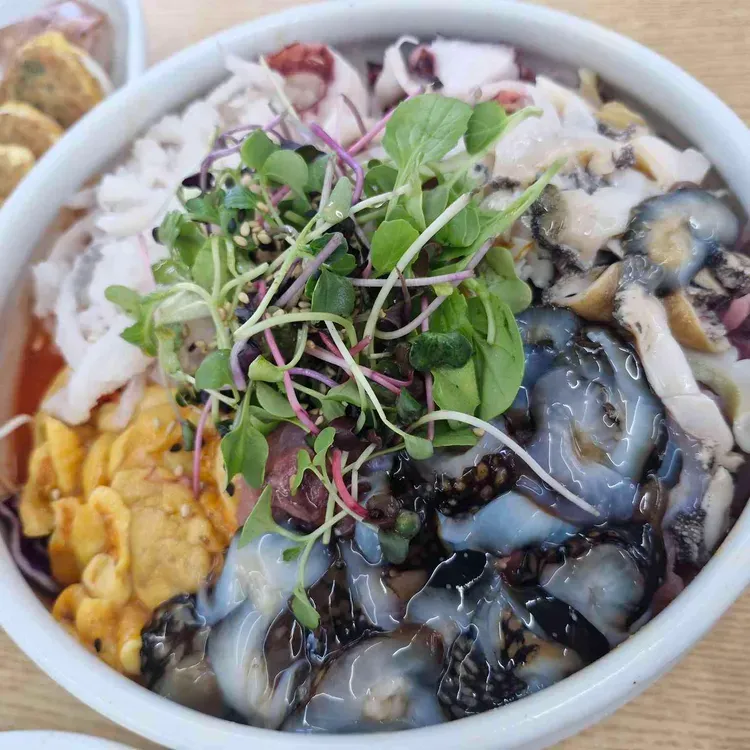 How to Eat Mulhoe — A First-Timer's Guide