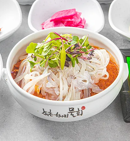 鱿鱼水拌生鱼 — Sokcho Hangari Mulhoe, Sokcho, Korea